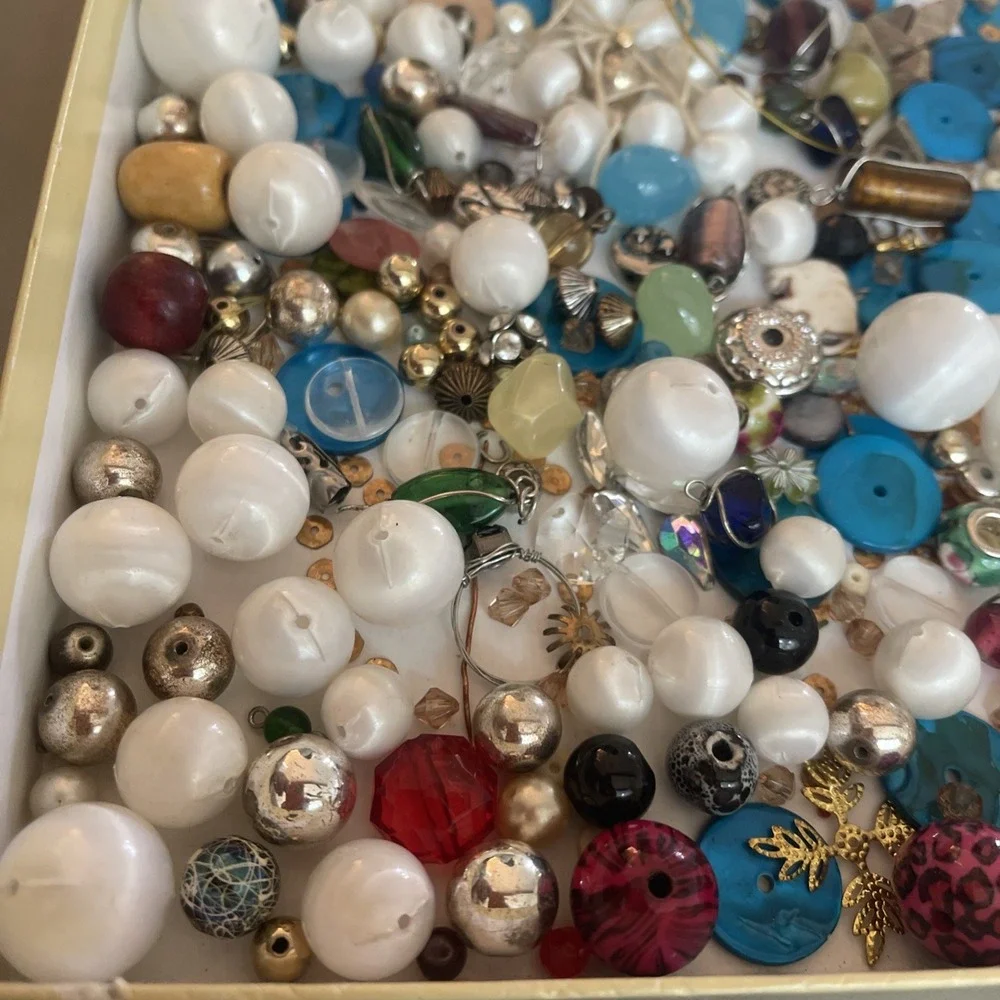Random Mixed Lot of Beads